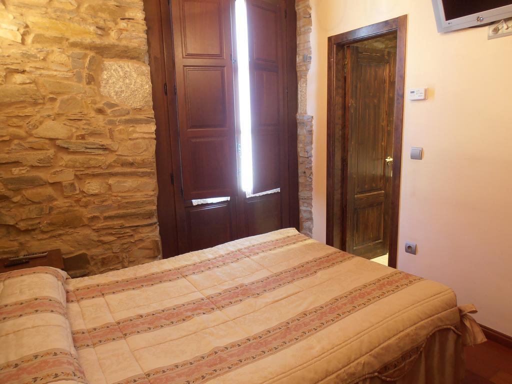 Hostal Virgen De La Encina Ponferrada Room photo