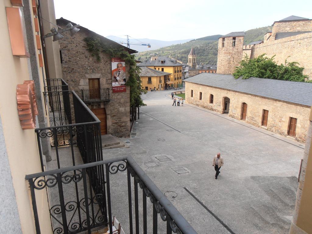 Hostal Virgen De La Encina Ponferrada Room photo