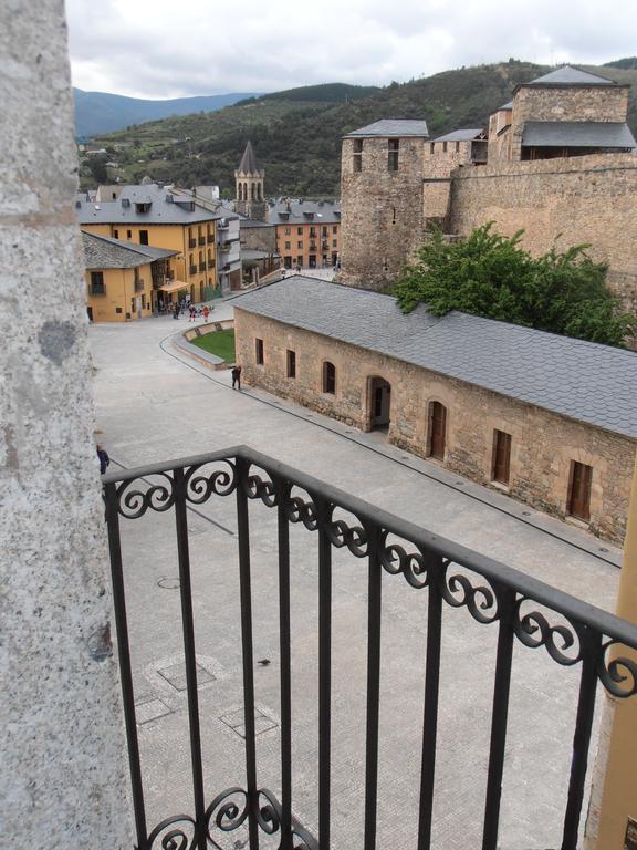 Hostal Virgen De La Encina Ponferrada Room photo