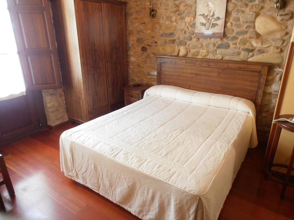 Hostal Virgen De La Encina Ponferrada Room photo