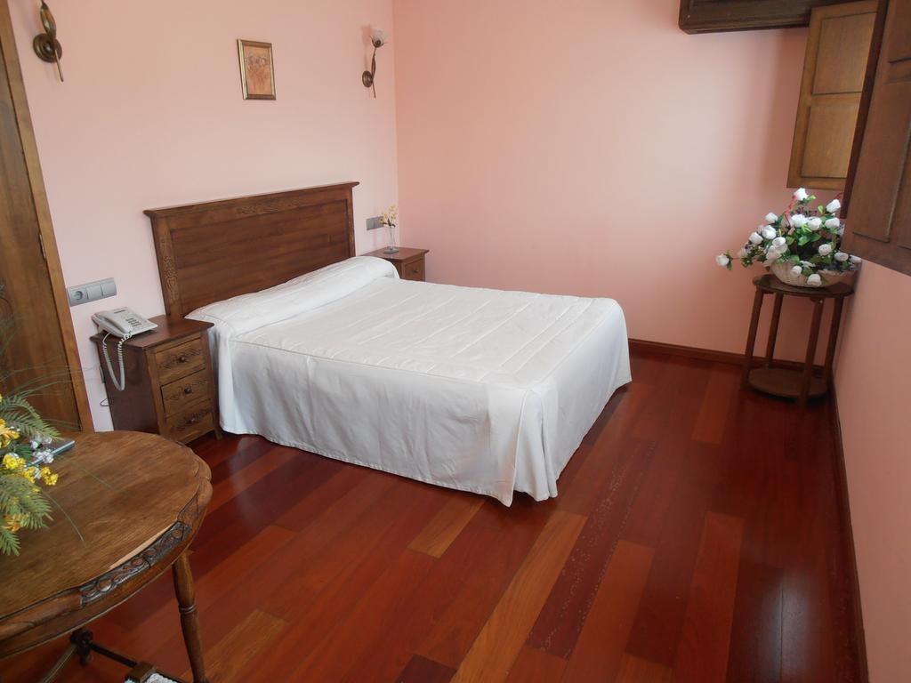 Hostal Virgen De La Encina Ponferrada Room photo